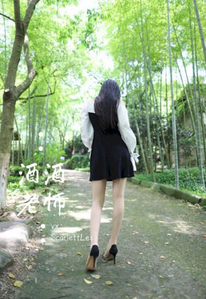 美女的尿口免费